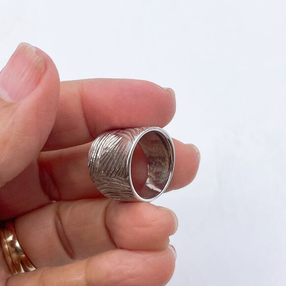 925 Handcrafted Silver Wide Band Ring With Textured Design 6.5 - Picture 9 of 9